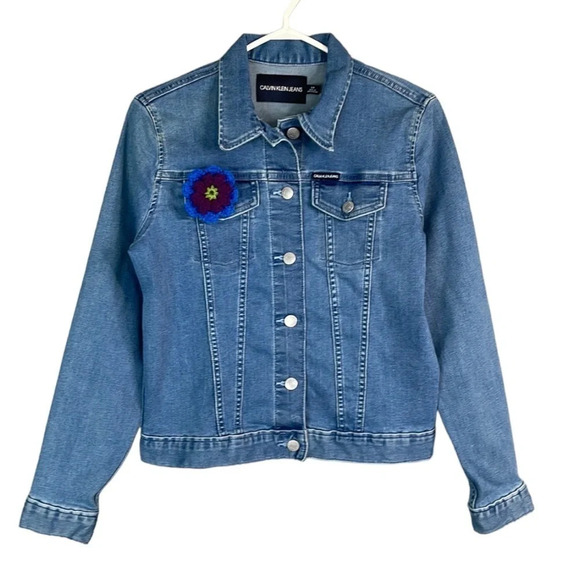 CALVIN KLEIN Blue Light Wash Denim Jean Jacket Crochet Flower Cropped Size S - Picture 2 of 13
